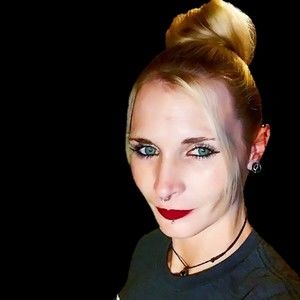 Meet your Posher, Jade